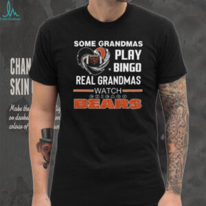Some Grandmas Play Bingo Real Grandmas Watch Chicago Bears Diamond Heart 2025 T shirt