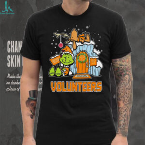 Tennessee Volunteers Grinch and Snoopy Nuts Welcome Christmas T Shirt