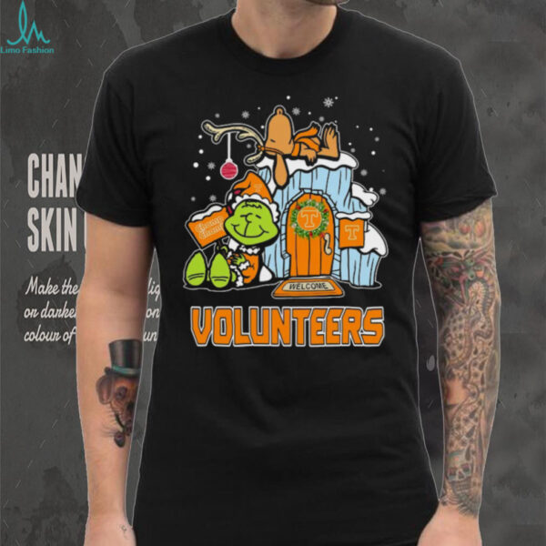 Tennessee Volunteers Grinch and Snoopy Nuts Welcome Christmas T Shirt