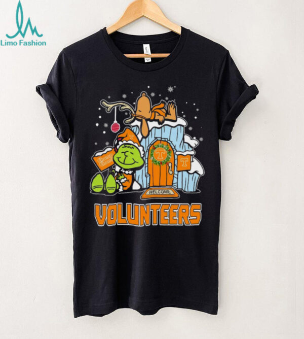 Tennessee Volunteers Grinch and Snoopy Nuts Welcome Christmas T Shirt