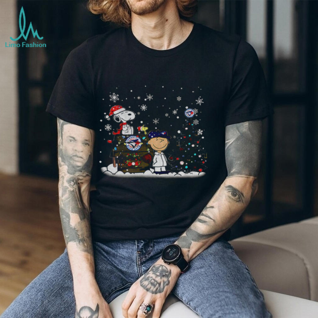 MLB Toronto Blue Jays Snoopy Charlie Brown Christmas Baseball Commissioner’s Trophy shirt MLB Toronto Blue Jays Snoopy Charlie Brown Christmas Baseball Commissioner’s Trophy shirt