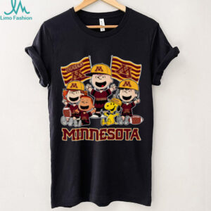 Minnesota Golden Gophers Shop Snoopy Charlie Brown And Friends Gophers Flags T Shirt