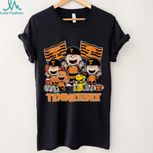 Tennessee Volunteers Shop Snoopy Charlie Brown And Friends Volunteers Flags T Shirt