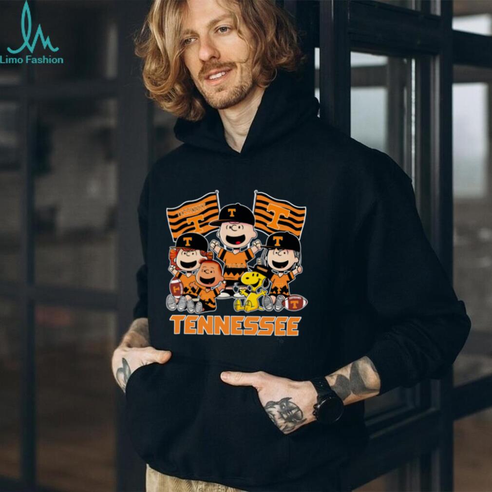 Tennessee Volunteers Shop Snoopy Charlie Brown And Friends Volunteers Flags T Shirt Tennessee Volunteers Shop Snoopy Charlie Brown And Friends Volunteers Flags T Shirt