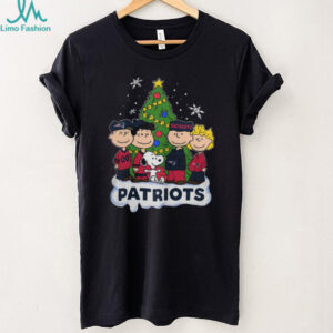 The Peanuts Characters Christmas With New England Patriots Tree And Snoopy T Shirt