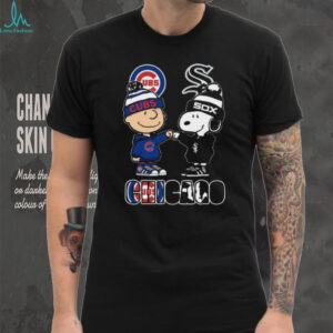 Charlie Brown and Snoopy vs Chicago Cubs and Chicago White Sox Logo T shirt