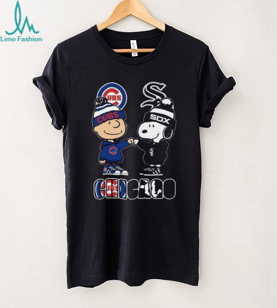 Charlie Brown and Snoopy vs Chicago Cubs and Chicago White Sox Logo T shirt Charlie Brown and Snoopy vs Chicago Cubs and Chicago White Sox Logo T shirt