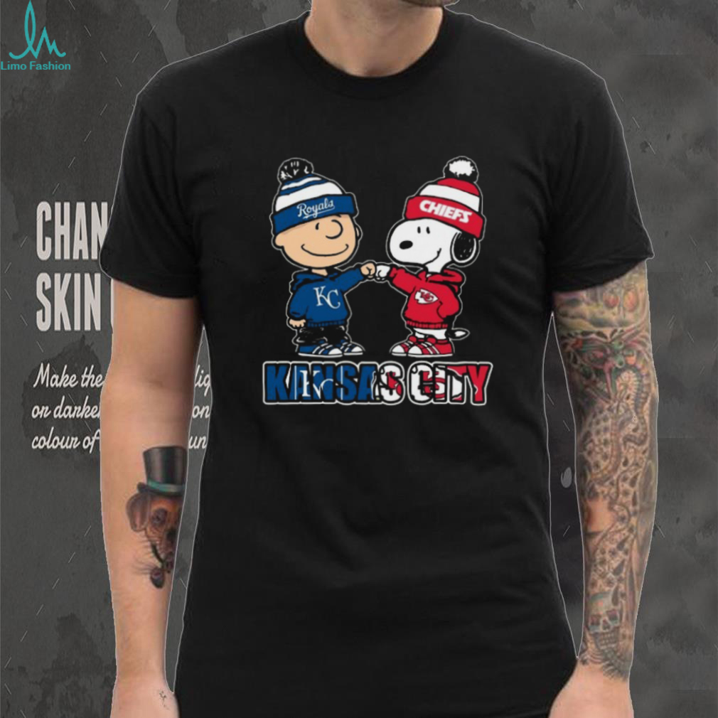 Charlie Brown and Snoopy x Kansas City Royals and Kansas City Chiefs logo shirt Charlie Brown and Snoopy x Kansas City Royals and Kansas City Chiefs logo shirt