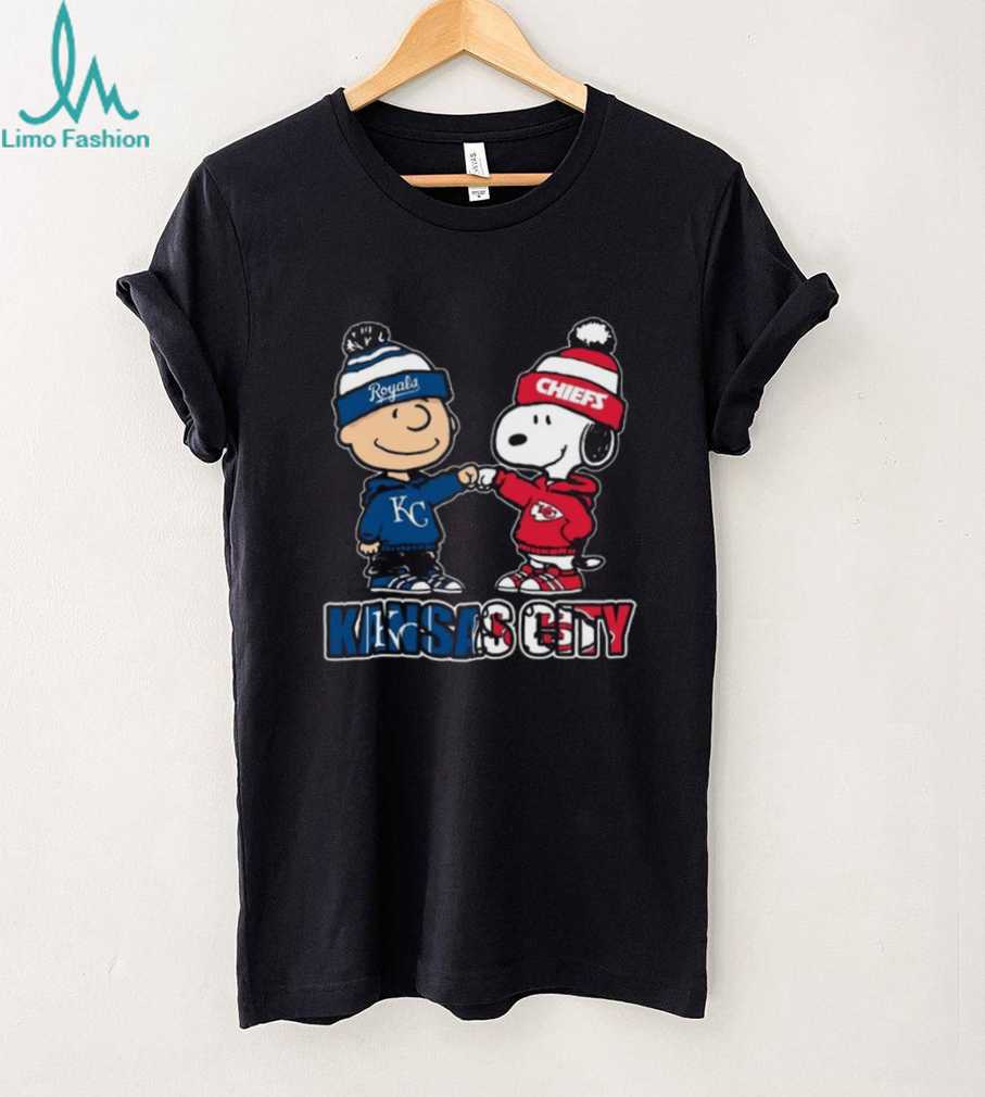 Charlie Brown and Snoopy x Kansas City Royals and Kansas City Chiefs logo shirt Charlie Brown and Snoopy x Kansas City Royals and Kansas City Chiefs logo shirt