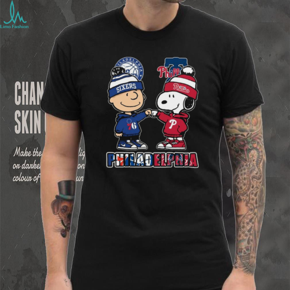 Cute Snoopy And Charlie Brown Philadelphia Sports Phillies X 76ers Skyline T Shirt Cute Snoopy And Charlie Brown Philadelphia Sports Phillies X 76ers Skyline T Shirt
