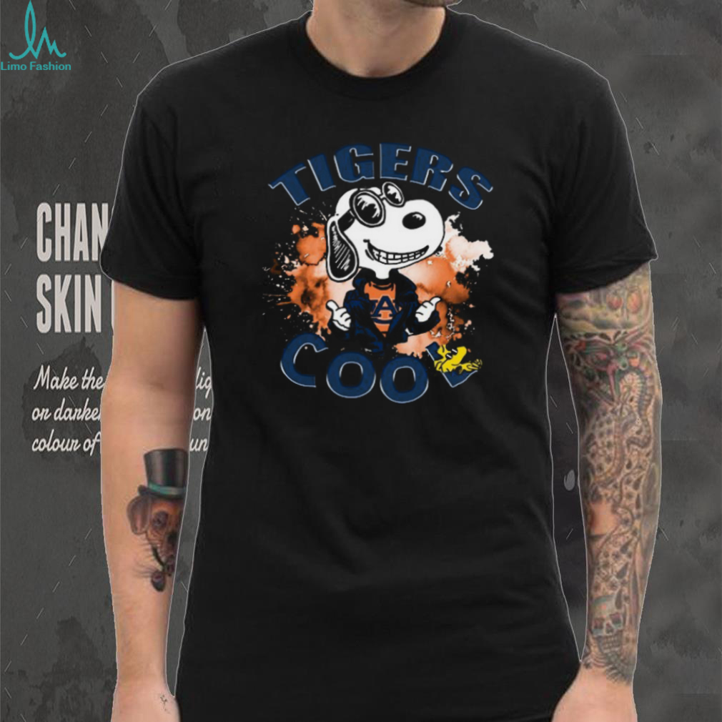 Men’s Black Auburn University Snoopy T Shirt Men’s Black Auburn University Snoopy T Shirt