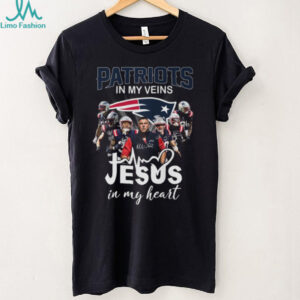 New England Patriots In My Veins Jesus In My Heart Signatures T Shirt