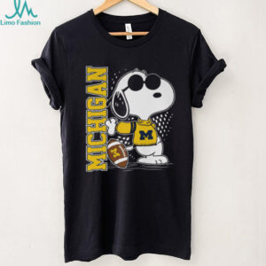Peanuts Characters Snoopy Waking Michigan Wolverines Football T Shirt
