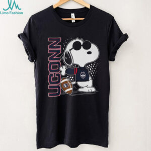 Snoopy The Peanuts UConn Huskies Fan T shirt