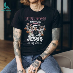 Jesus In My Heart Georgia Bulldogs In My Veins Diamond Heart Shirt