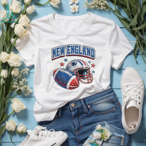 New England Patriots Vintage Style Football Helmet and Stars T Shirt T Shirt