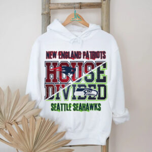 New England Patriots vs Seattle Seahawks House Divided T Shirt