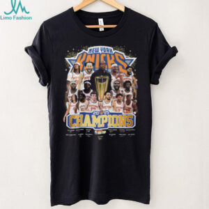 New York Knicks 2025 NBA Cup Champions Roster Signatures T Shirt New York Knicks 2025 NBA Cup Champions Roster Signatures T Shirt
