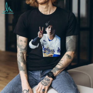 Shohei Ohtani Dodgers Peace Sign T Shirt