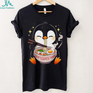 Adorable Penguin Eating Ramen Noodle Bowl Kawaii Aesthetic T Shirt