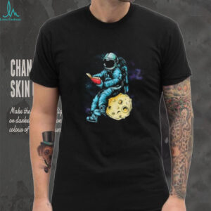Astronaut Reading Book on the Moon T Shirt Outer Space Galaxy Aesthetic Tee