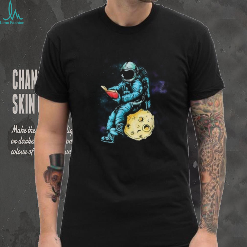 Astronaut Reading Book on the Moon T Shirt Outer Space Galaxy Aesthetic Tee Astronaut Reading Book on the Moon T Shirt Outer Space Galaxy Aesthetic Tee