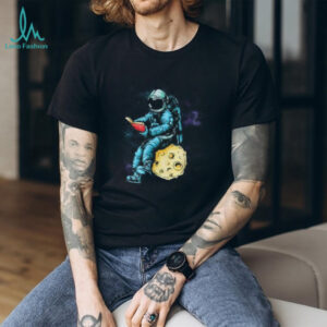 Astronaut Reading Book on the Moon T Shirt Outer Space Galaxy Aesthetic Tee