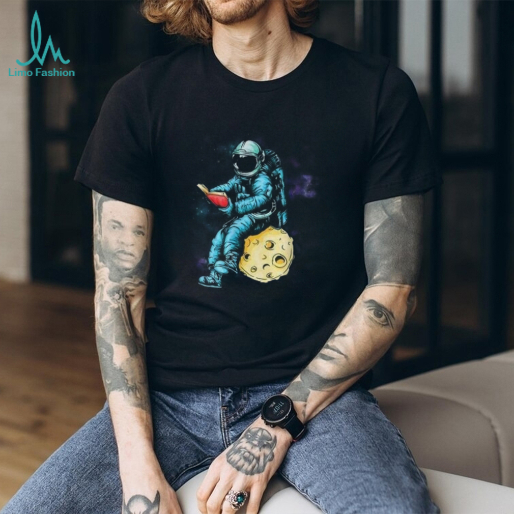 Astronaut Reading Book on the Moon T Shirt Outer Space Galaxy Aesthetic Tee Astronaut Reading Book on the Moon T Shirt Outer Space Galaxy Aesthetic Tee