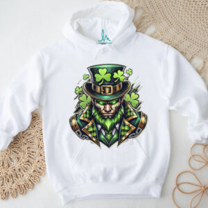 Badass Celtic Warrior Leprechaun with Glowing Green Eyes T Shirt