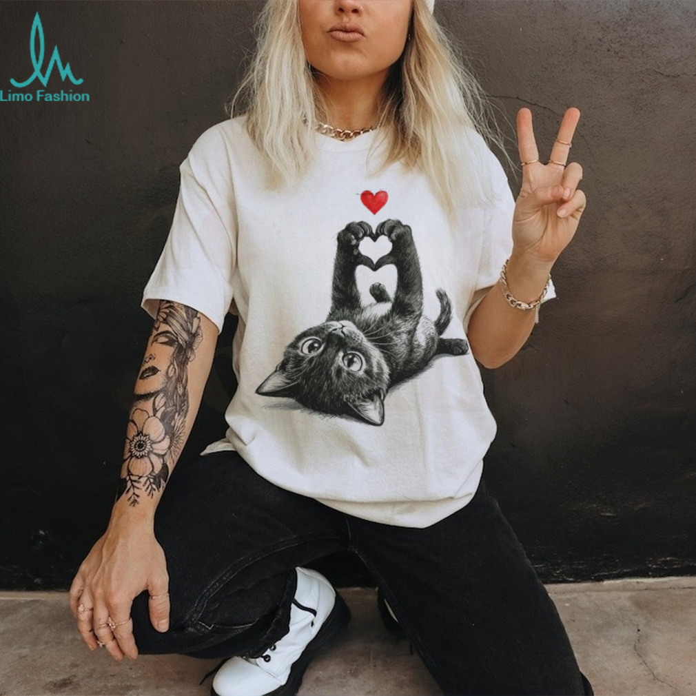 Cute Black Cat Heart Paws Graphic Tee For Cat Lovers Cute Black Cat Heart Paws Graphic Tee For Cat Lovers