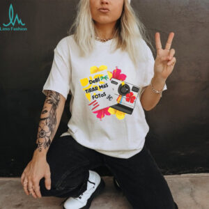Debi Tirar Mas Fotos Vintage Camera Puerto Rico Hibiscus Floral T Shirt