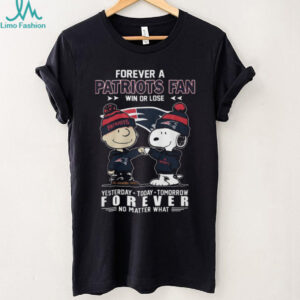 Forever A Patriots Fan Win Or Lose Charlie Brown and Snoopy Tee