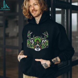 Lucky Buck St. Patrick's Day Deer Hunting Camo Sunglasses T Shirt