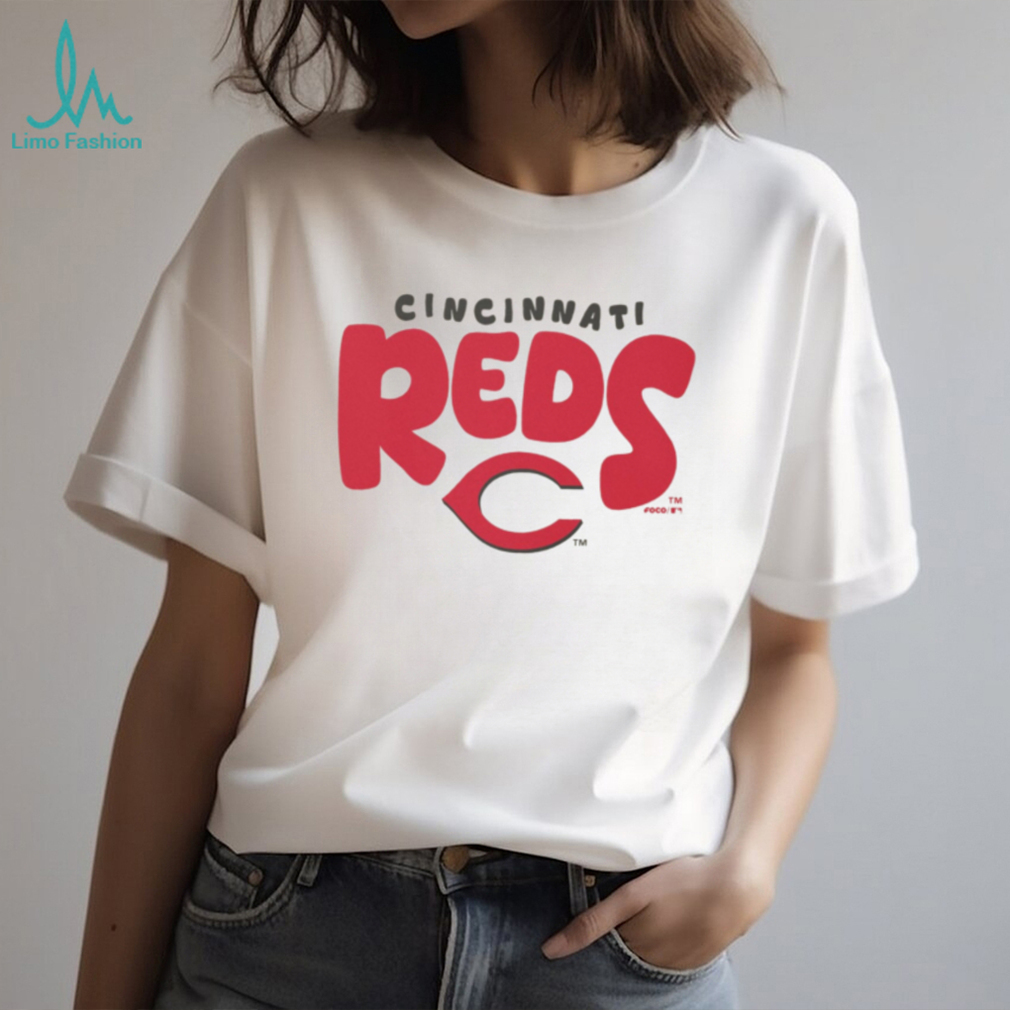 Cincinnati Reds Vintage Style Oatmeal Heather Crewneck T shirt Cincinnati Reds Vintage Style Oatmeal Heather Crewneck T shirt