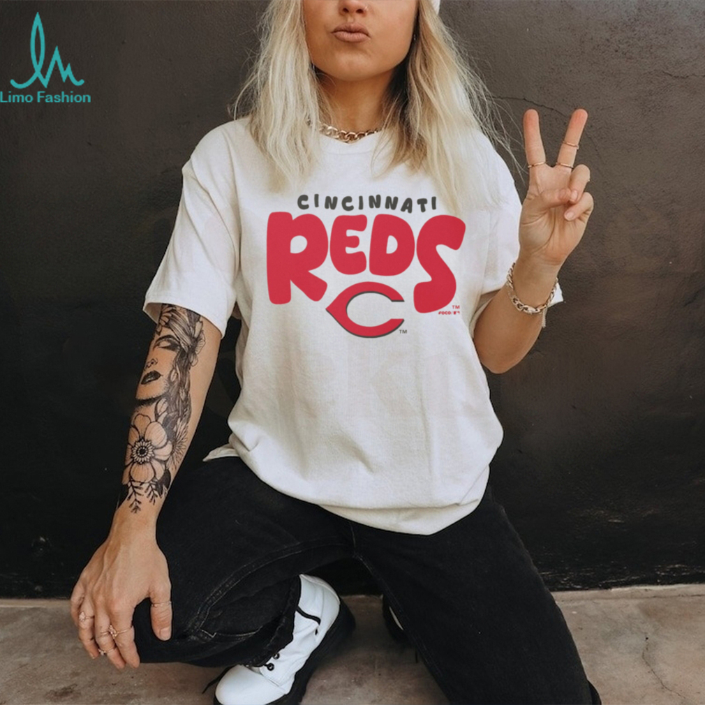 Cincinnati Reds Vintage Style Oatmeal Heather Crewneck T shirt Cincinnati Reds Vintage Style Oatmeal Heather Crewneck T shirt