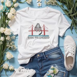 Fat Cat Sitting on Golden Gate Bridge San Francisco Souvenir T Shirt