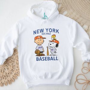 New York Mets Baseball Peanuts Charlie Brown and Snoopy Fan T Shirt