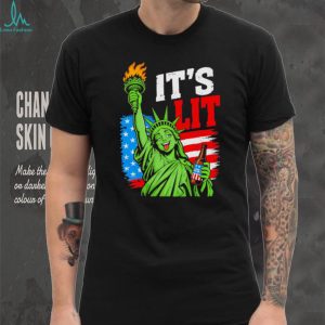 It's Lit Statue Of Liberty Drinking Beer Fourth Of July Vintage American Flag T Shirt