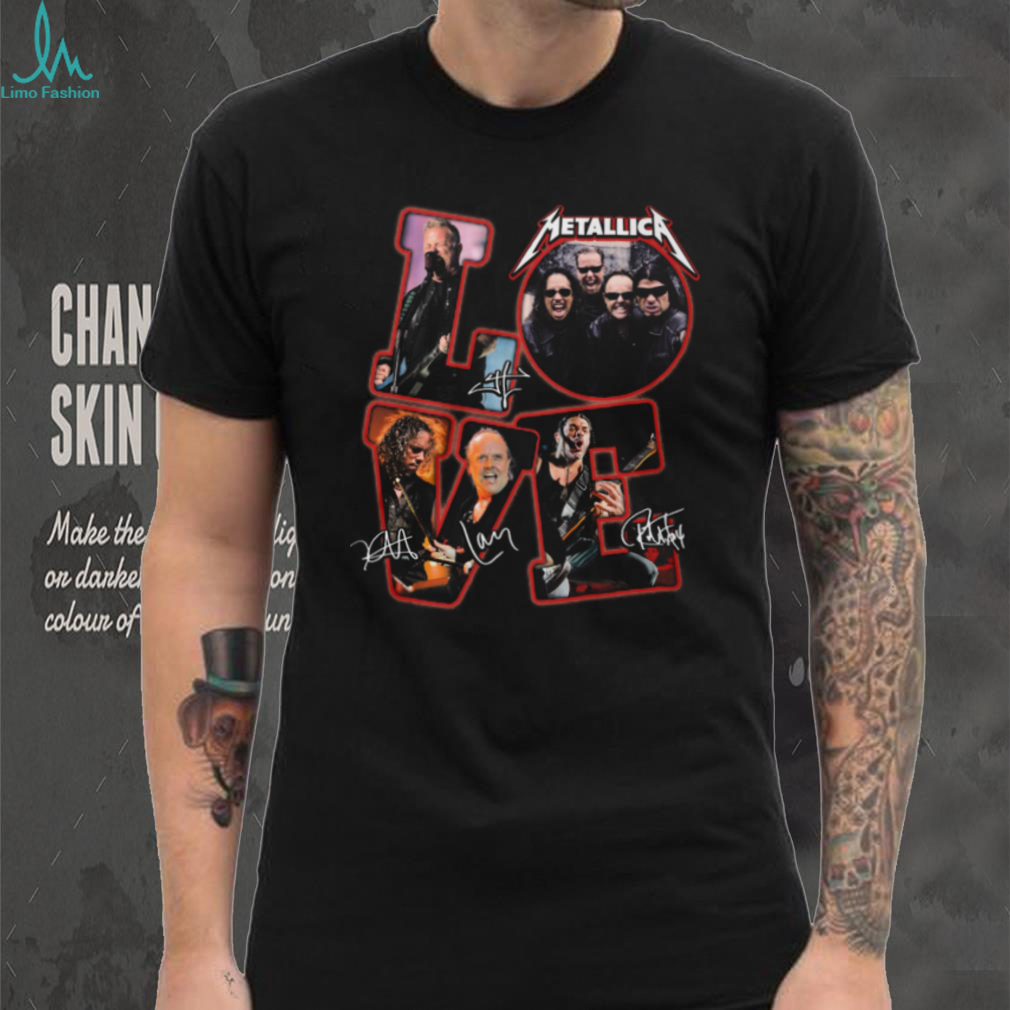 Metallica LOVE Red Graphic Signatures Band Photo T Shirt Metallica LOVE Red Graphic Signatures Band Photo T Shirt