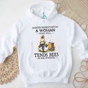 Never Underestimate A Woman Who Still Tends Bees In Her Seventies Retro Beekeeper T Shirt