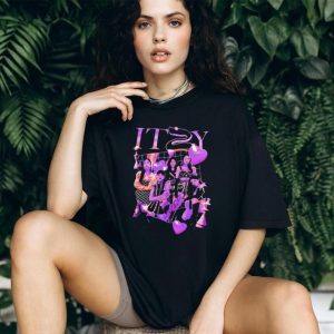 Itzy Kpop Group Members Stylish Aesthetic Fan Graphic T Shirt