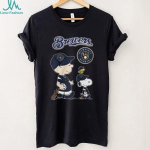 Peanuts Snoopy Charlie Brown Milwaukee Brewers Baseball Fan T Shirt