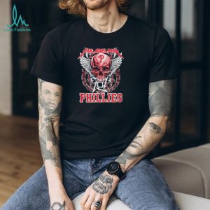 Philadelphia Phillies Red Skull With White Wings And Heavy Metal Chains T Shirt
