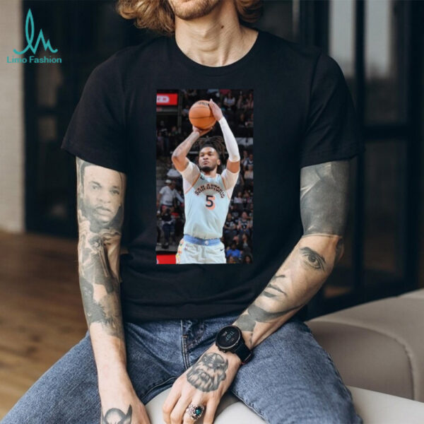 Spurs’ Castle named NBA rookie of the year shirt