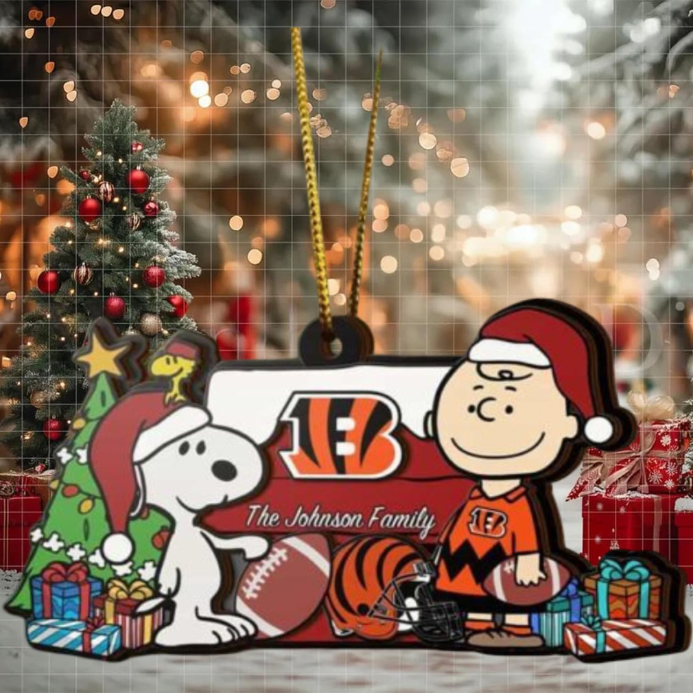 Cincinnati Bengals Snoopy NFL Sport Ornament Custom Your Family Name