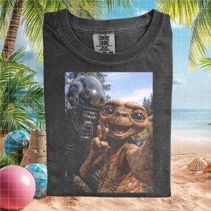 Alien and ET Best Friends Selfie Funny Sci Fi Graphic Comfort Colors T Shirt