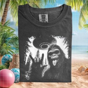 Bigfoot UFO Abduction Funny Rock and Roll Alien Graphic T Shirt