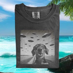 Dachshund Dog Space UFO Alien Retro Vintage Graphic T Shirt