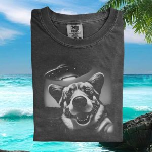Funny Corgi Alien UFO Spaceship Vintage Style T Shirt
