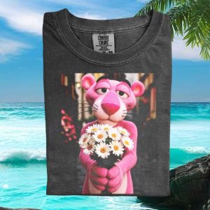 Pink Panther Holding Daisy Flowers Vintage Style T Shirt